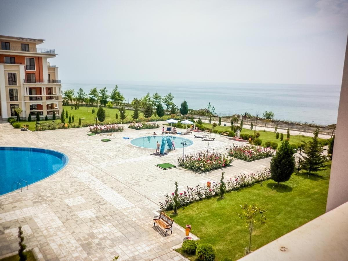 Prestige Fort Beach - Premium Apartments Sveti Vlas Luaran gambar