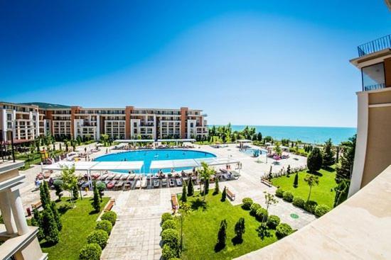 Prestige Fort Beach - Premium Apartments Sveti Vlas Luaran gambar