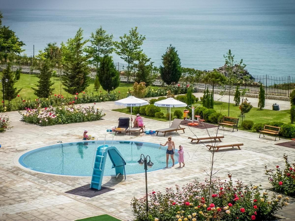 Prestige Fort Beach - Premium Apartments Sveti Vlas Luaran gambar