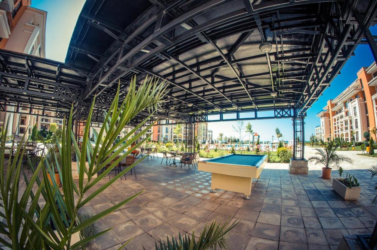 Prestige Fort Beach - Premium Apartments Sveti Vlas Luaran gambar