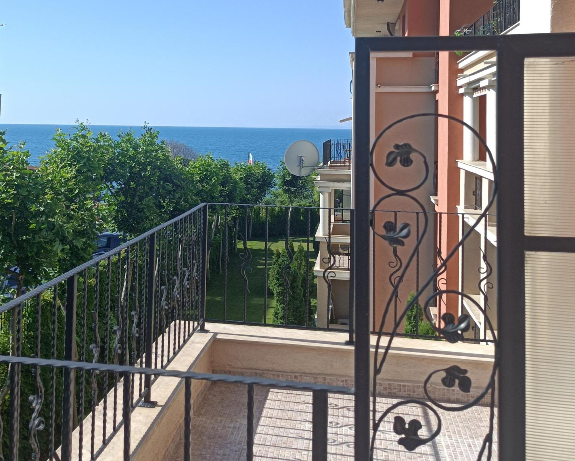 Prestige Fort Beach - Premium Apartments Sveti Vlas Luaran gambar